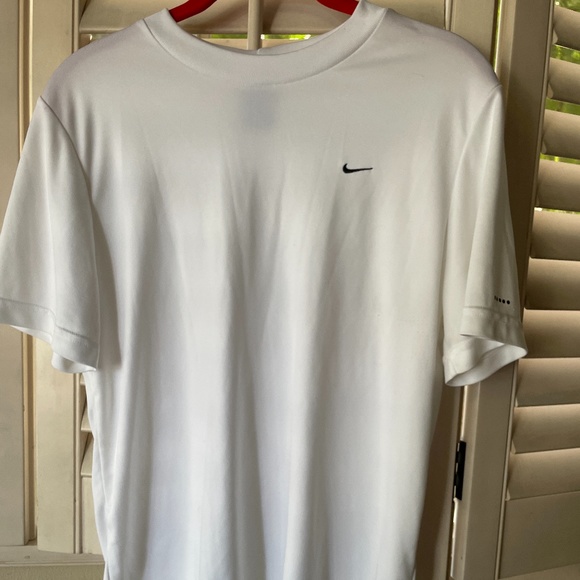 Nike - Picture 2 of 3